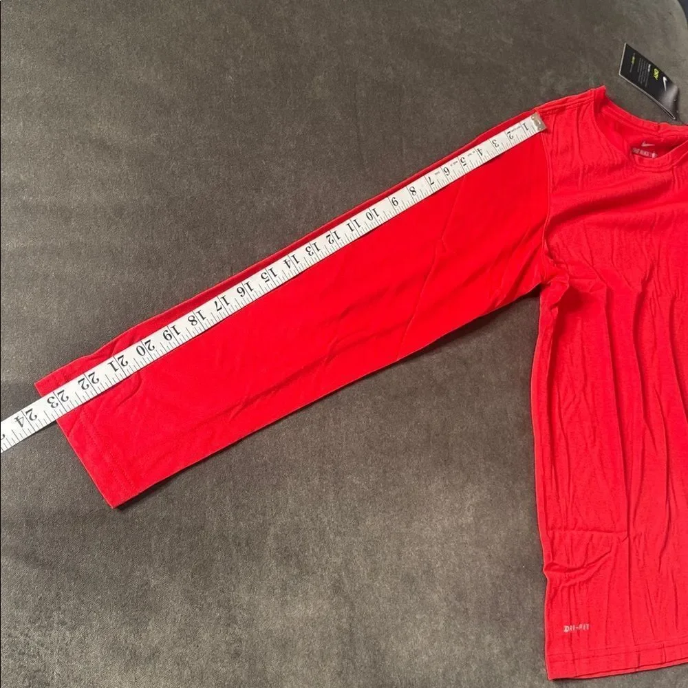 Nike Dry Boys Red Training Top Long Sleeve Athletic Fit Size XL 840177-657 NWT